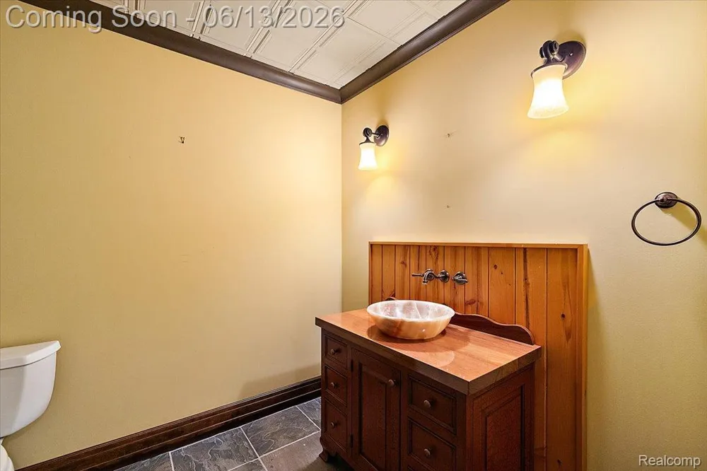 1600 S Hickory Ridge Trail Milford Charter Township, MI 48380