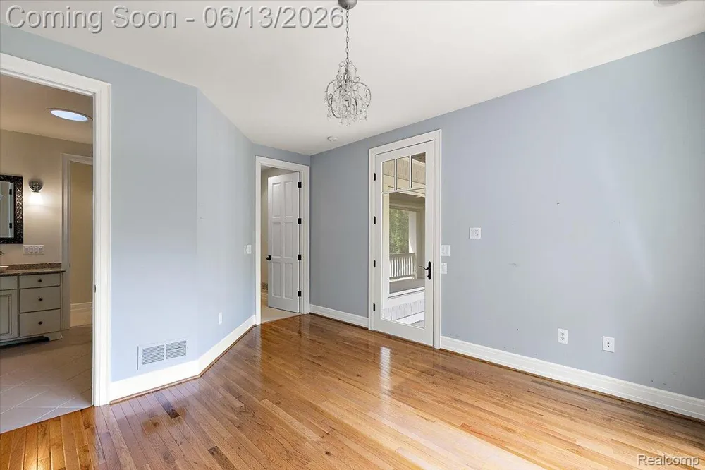 1600 S Hickory Ridge Trail Milford Charter Township, MI 48380