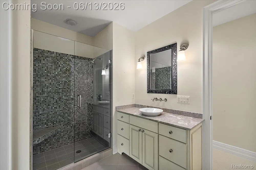 1600 S Hickory Ridge Trail Milford Charter Township, MI 48380