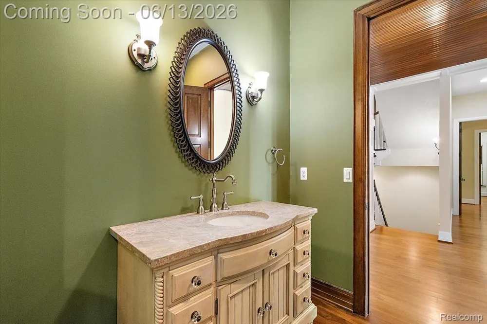 1600 S Hickory Ridge Trail Milford Charter Township, MI 48380