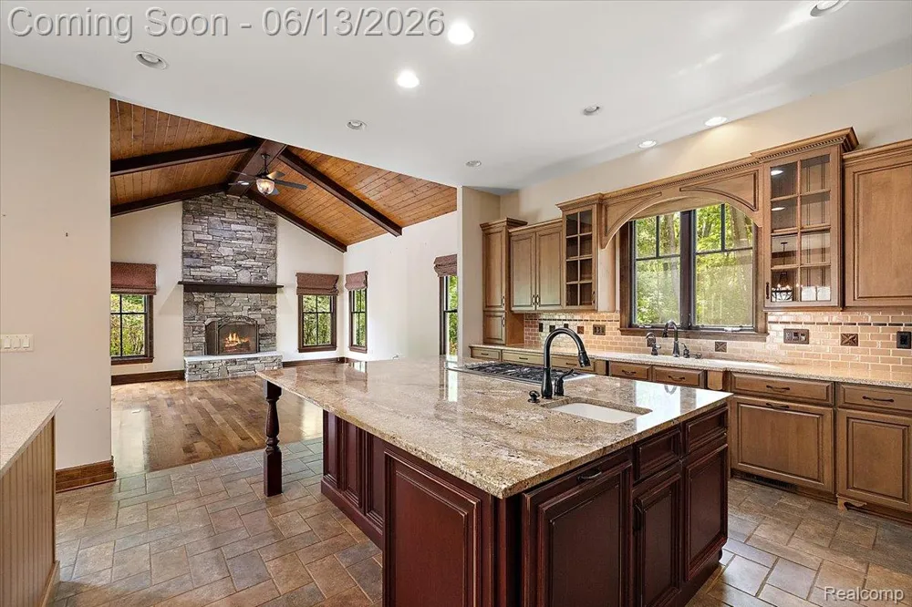 1600 S Hickory Ridge Trail Milford Charter Township, MI 48380