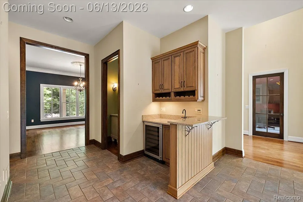 1600 S Hickory Ridge Trail Milford Charter Township, MI 48380