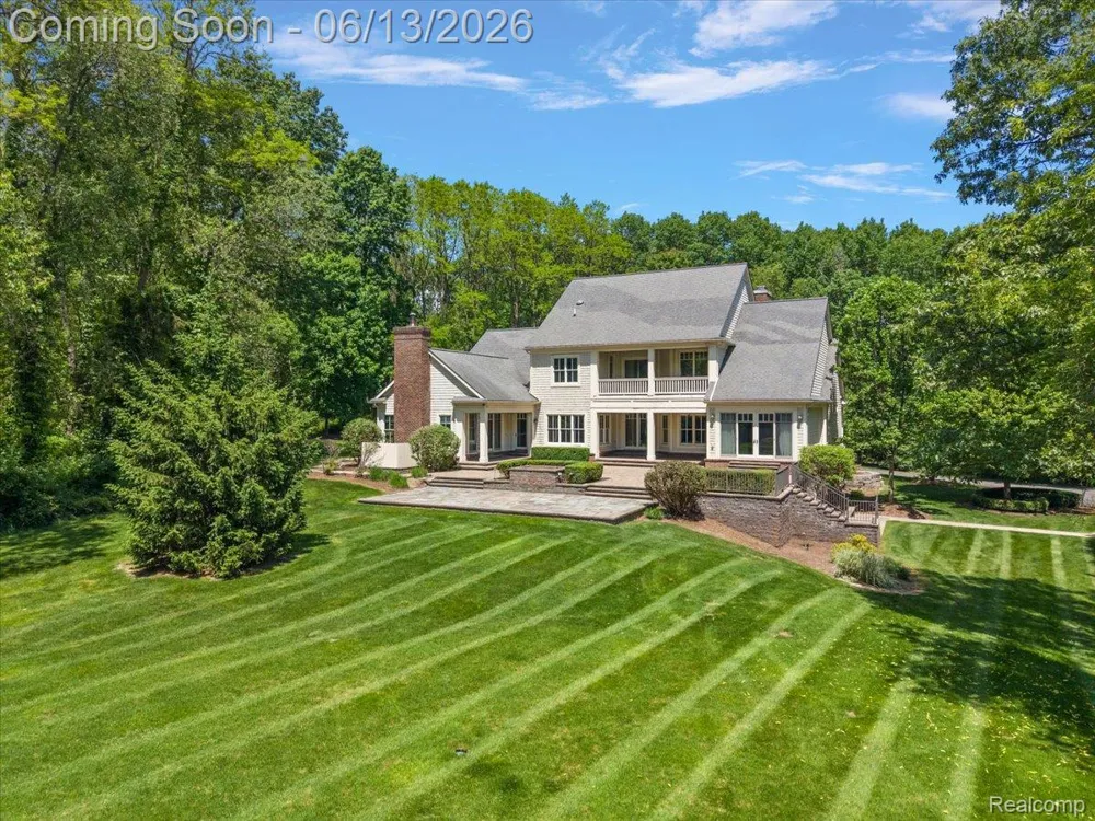 1600 S Hickory Ridge Trail Milford Charter Township, MI 48380