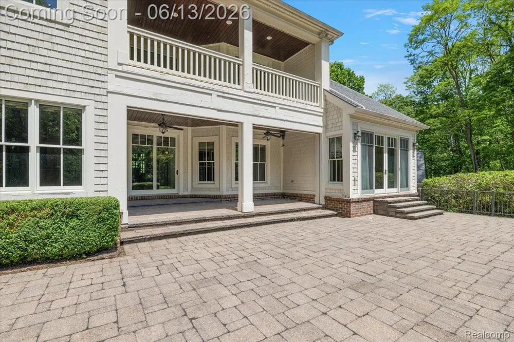 1600 S Hickory Ridge Trail Milford Charter Township, MI 48380