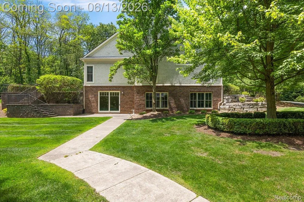 1600 S Hickory Ridge Trail Milford Charter Township, MI 48380