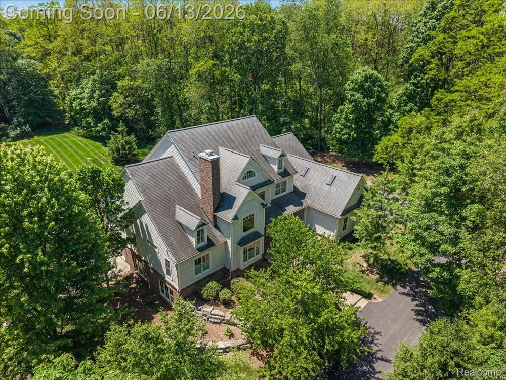 1600 S Hickory Ridge Trail Milford Charter Township, MI 48380