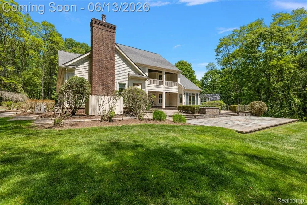 1600 S Hickory Ridge Trail Milford Charter Township, MI 48380