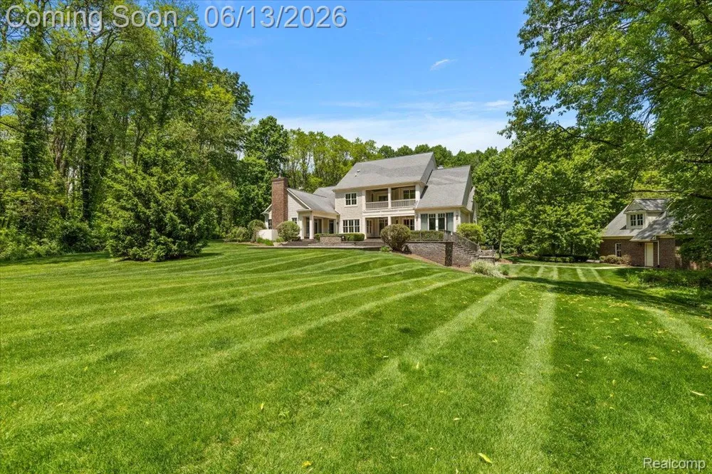 1600 S Hickory Ridge Trail Milford Charter Township, MI 48380