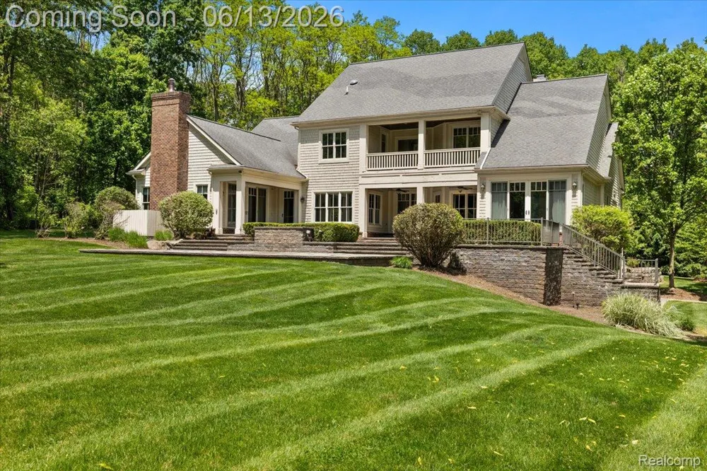 1600 S Hickory Ridge Trail Milford Charter Township, MI 48380