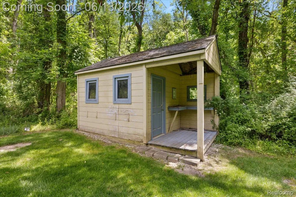 1600 S Hickory Ridge Trail Milford Charter Township, MI 48380