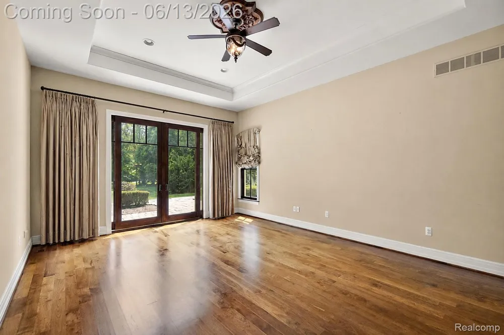 1600 S Hickory Ridge Trail Milford Charter Township, MI 48380