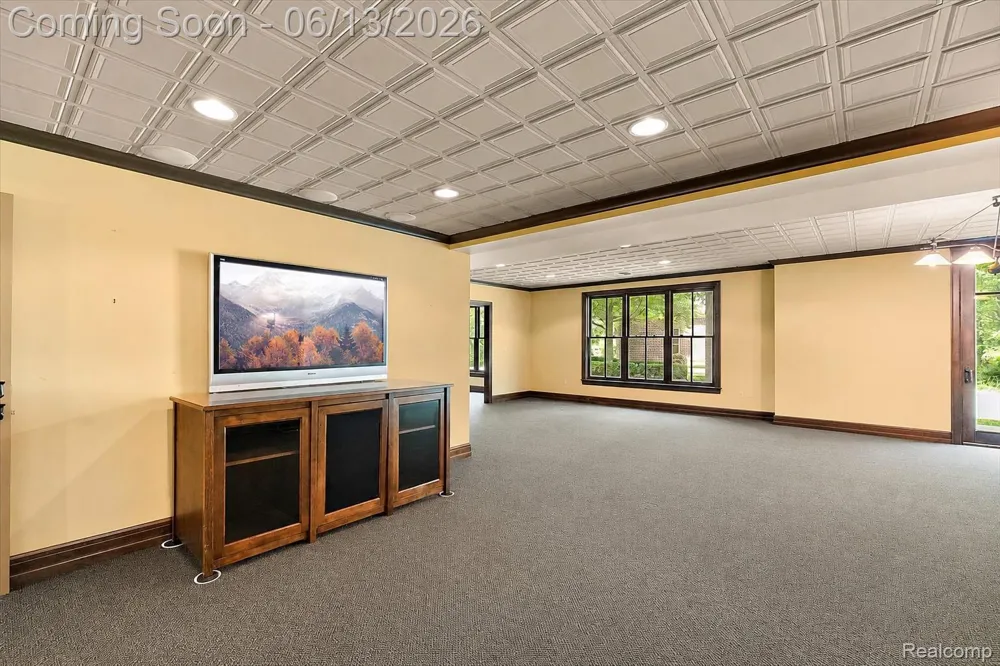 1600 S Hickory Ridge Trail Milford Charter Township, MI 48380