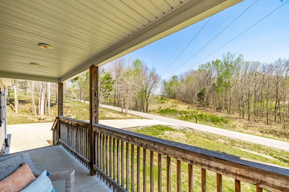1007 Smiley Troutt Rd Bethpage, TN 37022