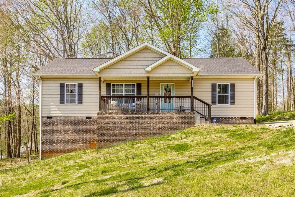 1007 Smiley Troutt Rd Bethpage, TN 37022