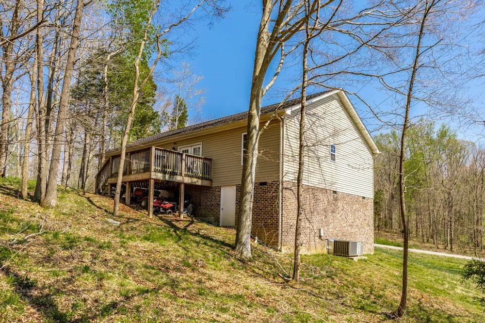 1007 Smiley Troutt Rd Bethpage, TN 37022