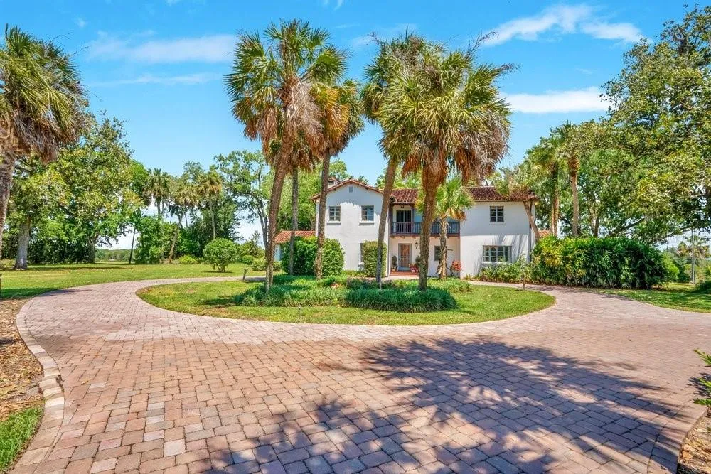 14365 SE HIGHWAY 42 Weirsdale, FL 32195