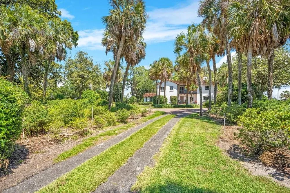 14365 SE HIGHWAY 42 Weirsdale, FL 32195