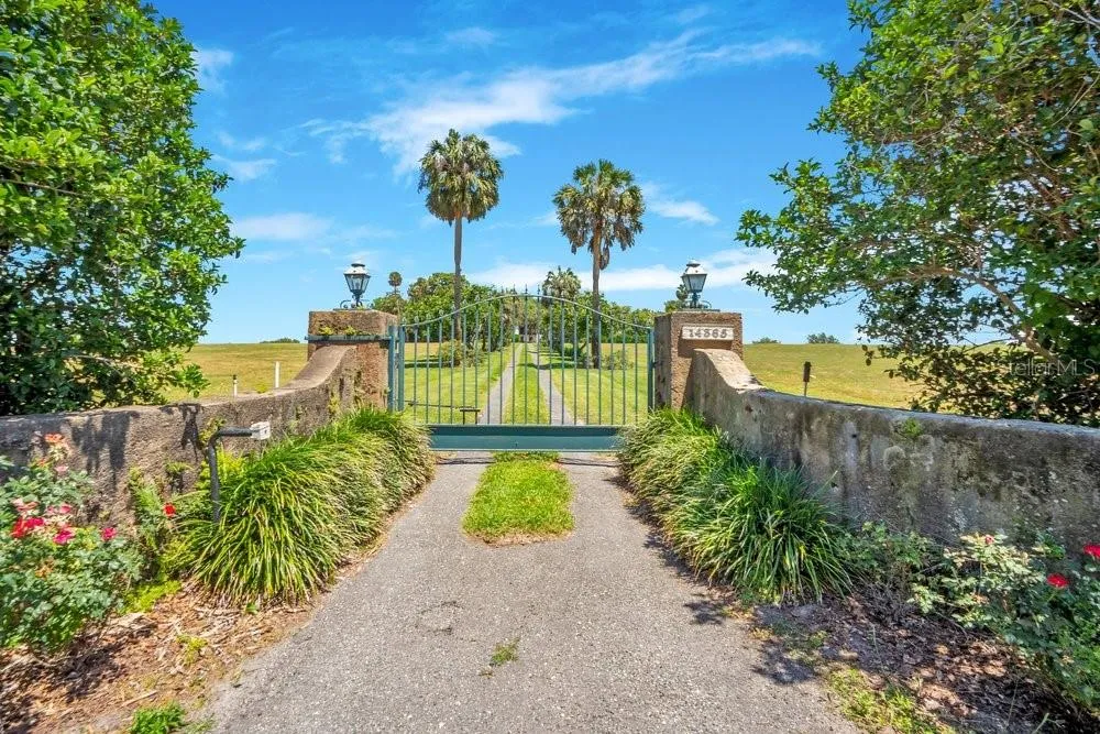 14365 SE HIGHWAY 42 Weirsdale, FL 32195