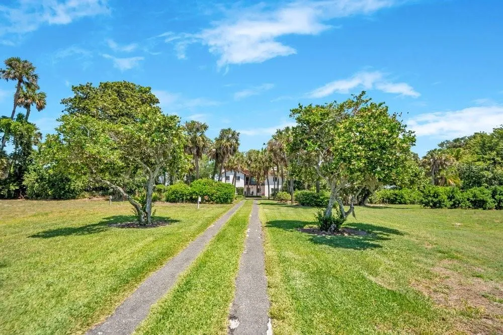 14365 SE HIGHWAY 42 Weirsdale, FL 32195