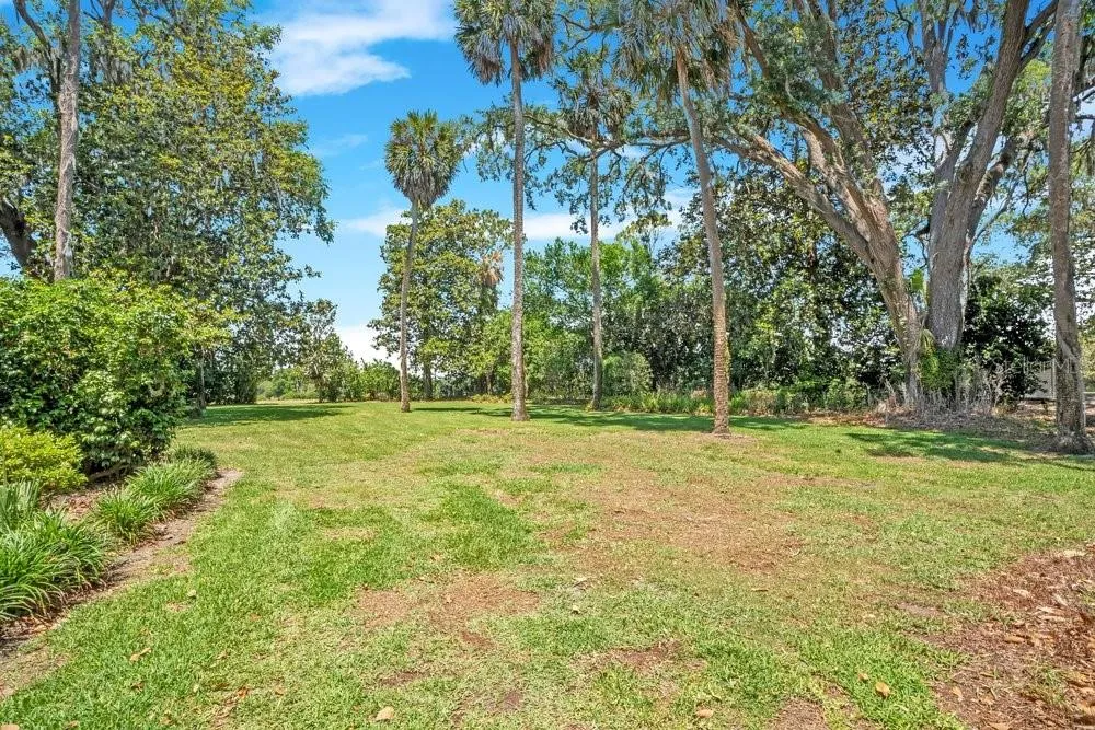 14365 SE HIGHWAY 42 Weirsdale, FL 32195