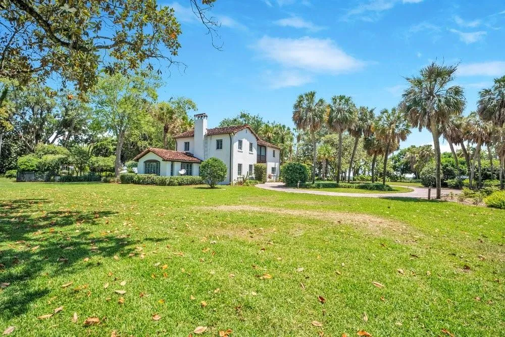 14365 SE HIGHWAY 42 Weirsdale, FL 32195