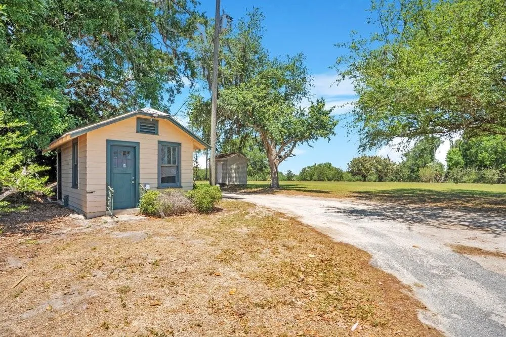 14365 SE HIGHWAY 42 Weirsdale, FL 32195