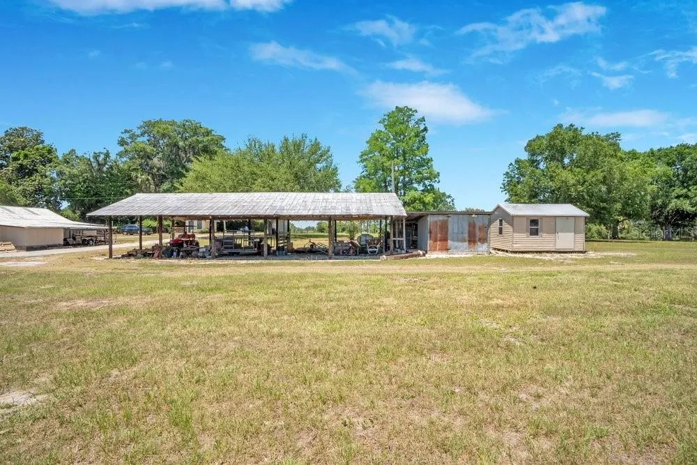 14365 SE HIGHWAY 42 Weirsdale, FL 32195