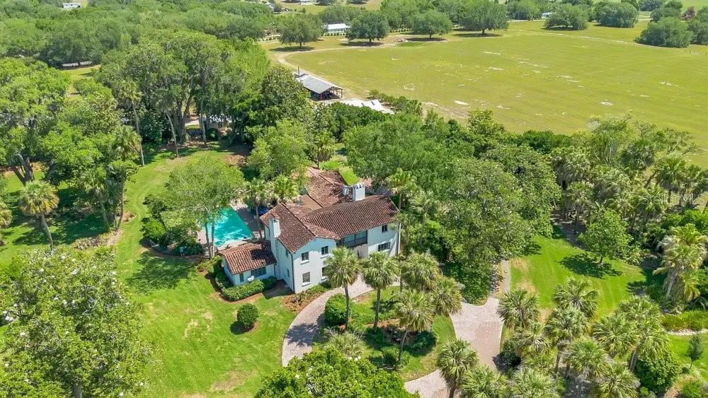 14365 SE HIGHWAY 42 Weirsdale, FL 32195