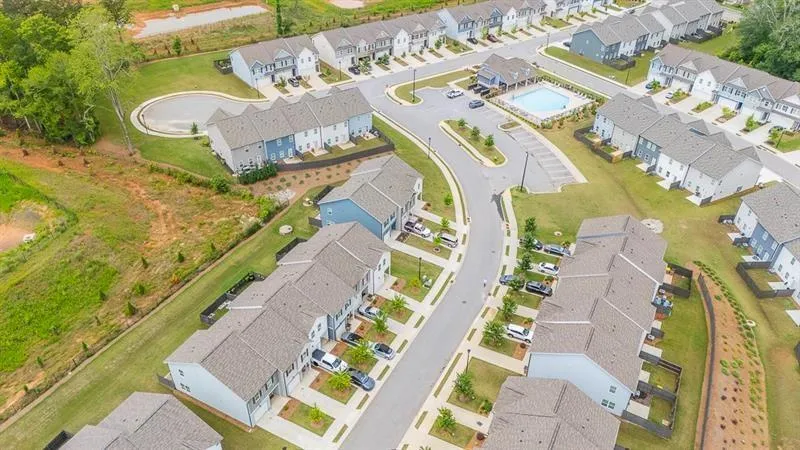 84 Regent Park Hoschton, GA 30548