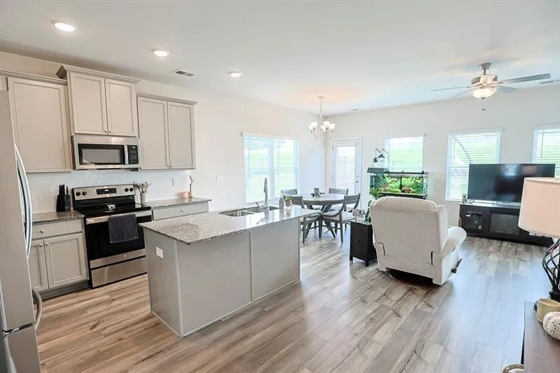 84 Regent Park Hoschton, GA 30548