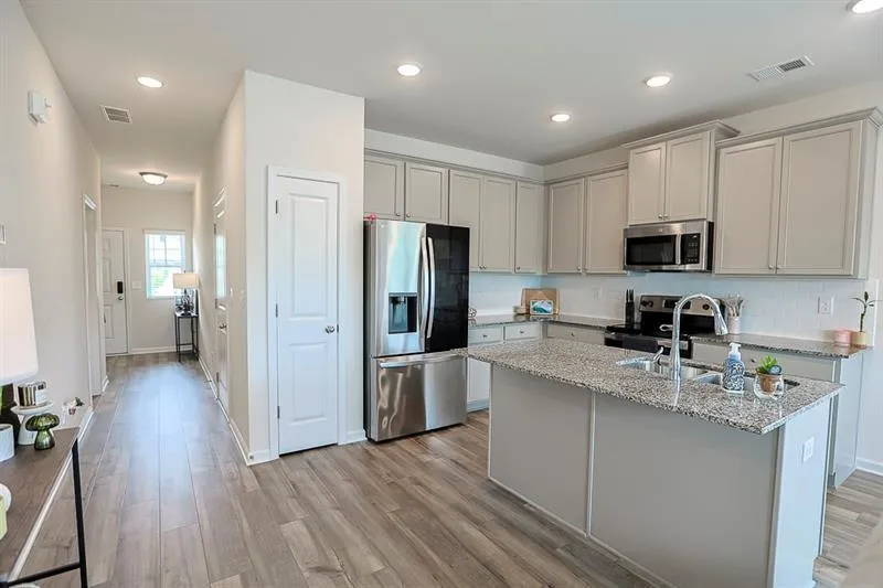 84 Regent Park Hoschton, GA 30548