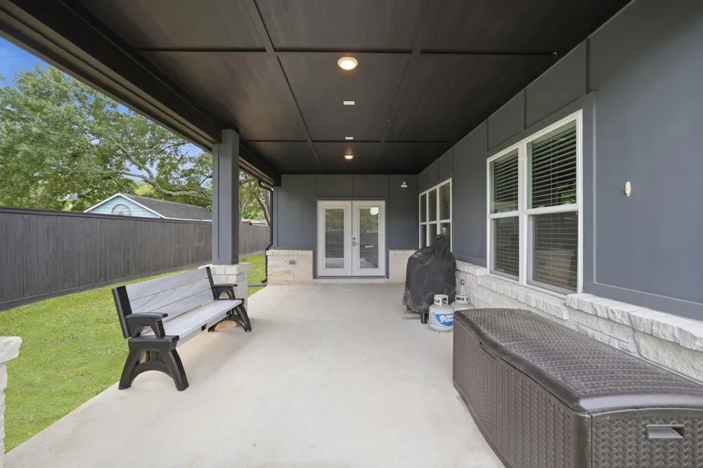 708 Magnolia St Avenue Sealy, TX 77474
