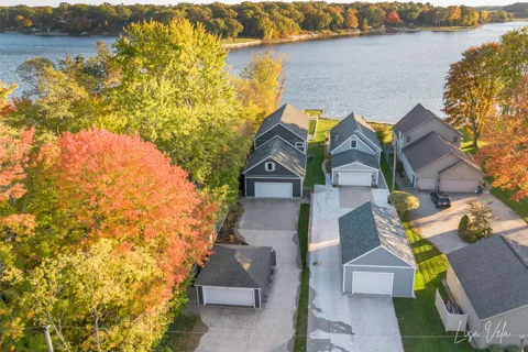 447 Lakeshore Boulevard
