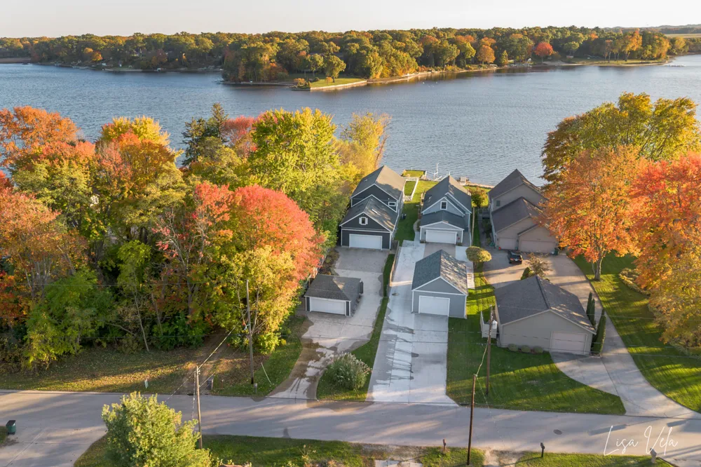 447 Lakeshore Boulevard Norton Shores, MI 49444