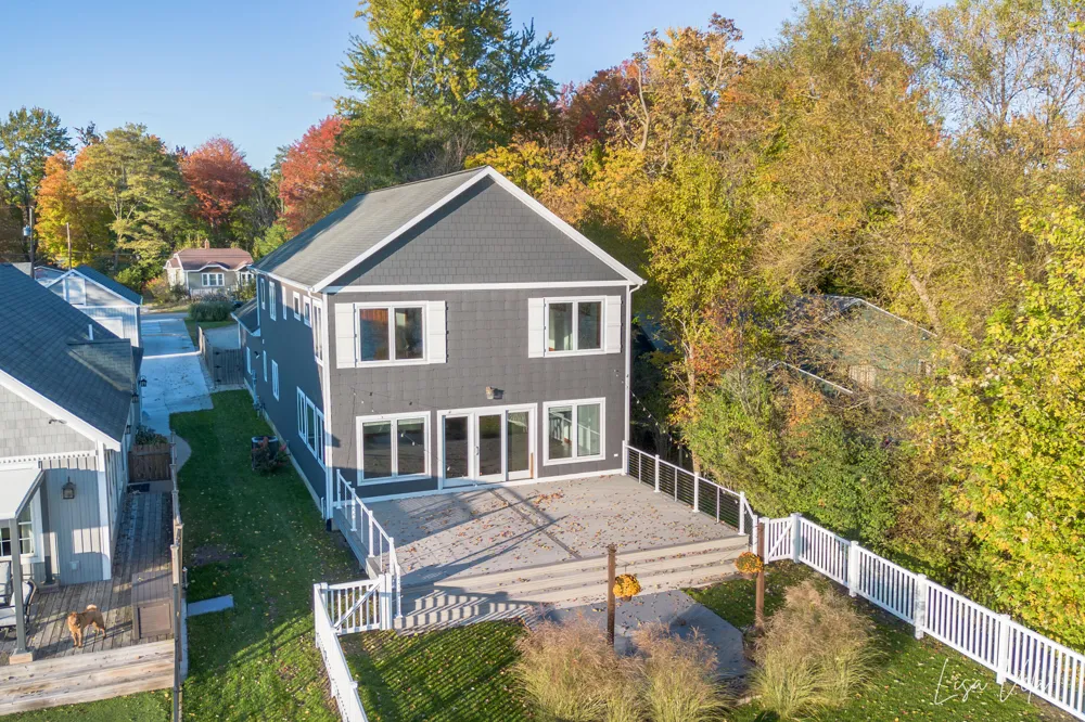 447 Lakeshore Boulevard Norton Shores, MI 49444