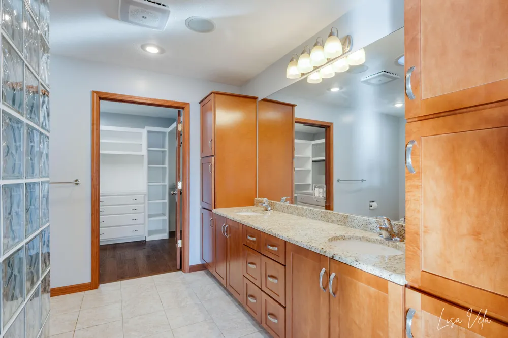 447 Lakeshore Boulevard Norton Shores, MI 49444