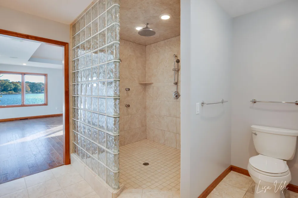447 Lakeshore Boulevard Norton Shores, MI 49444