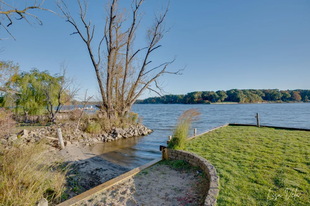 447 Lakeshore Boulevard Norton Shores, MI 49444