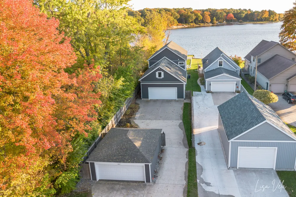 447 Lakeshore Boulevard Norton Shores, MI 49444