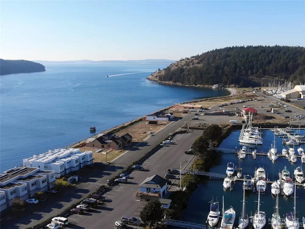 2215 Skyline Way Anacortes, WA 88221