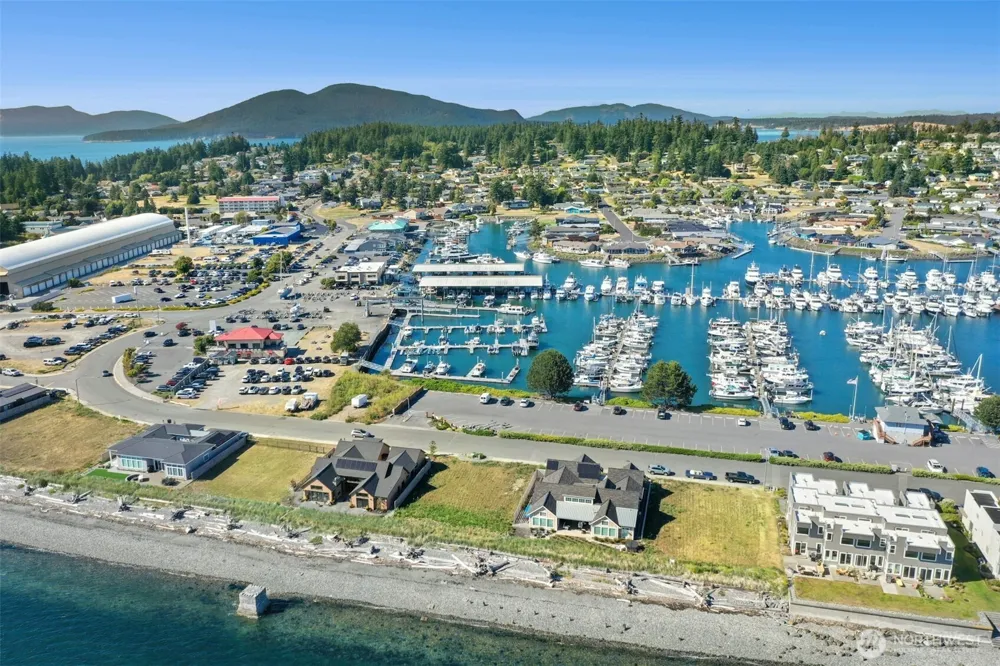 2215 Skyline Way Anacortes, WA 88221
