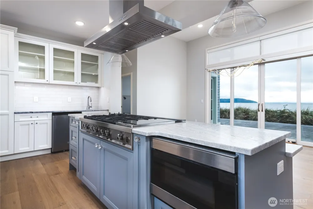 2215 Skyline Way Anacortes, WA 88221