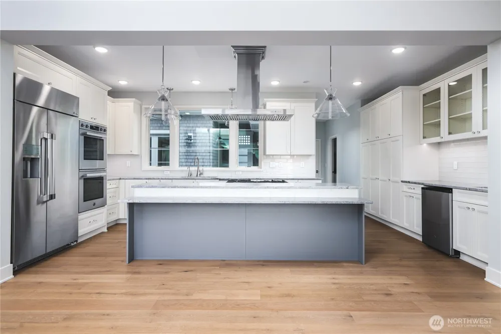 2215 Skyline Way Anacortes, WA 88221