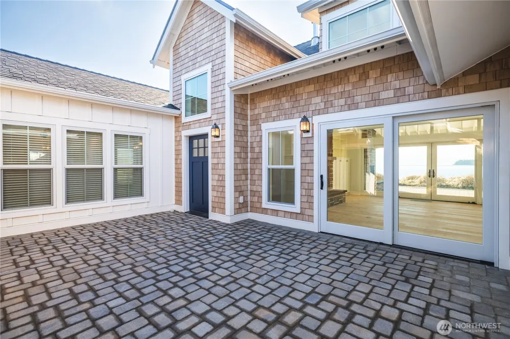 2215 Skyline Way Anacortes, WA 88221