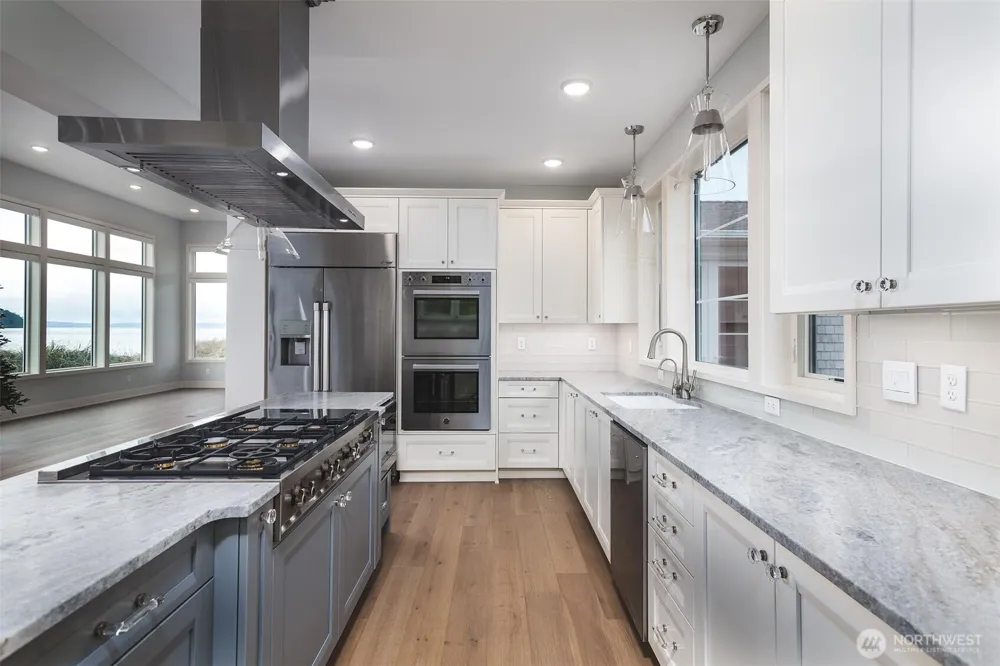 2215 Skyline Way Anacortes, WA 88221