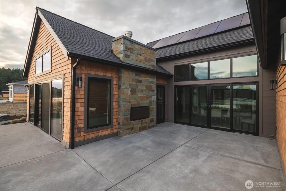 2215 Skyline Way Anacortes, WA 88221