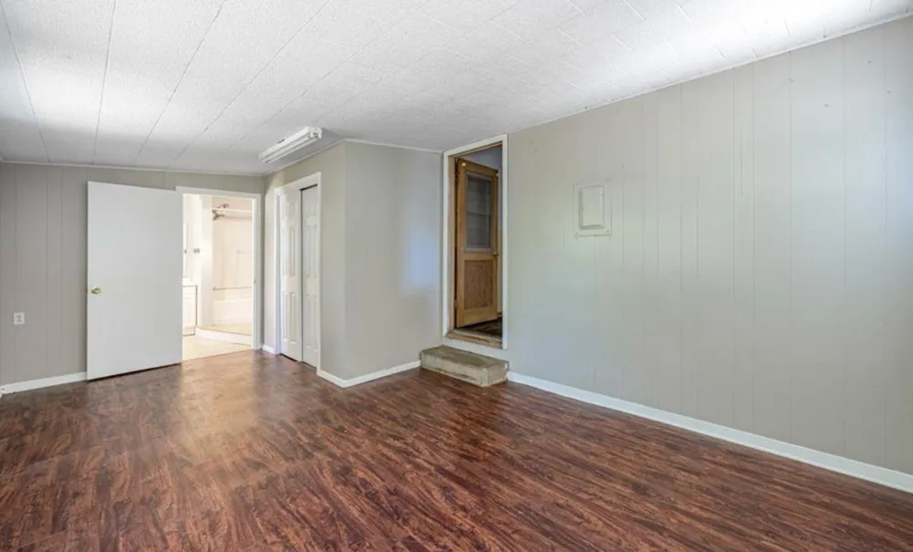 242 W Fannin La Grange, TX 78945
