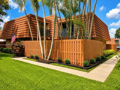 2589 Garden #2589