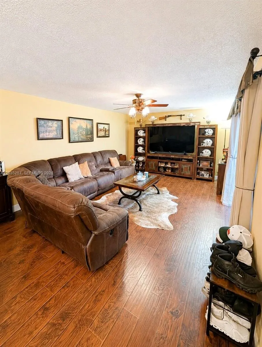 2589 Garden #2589 Hollywood, FL 33026
