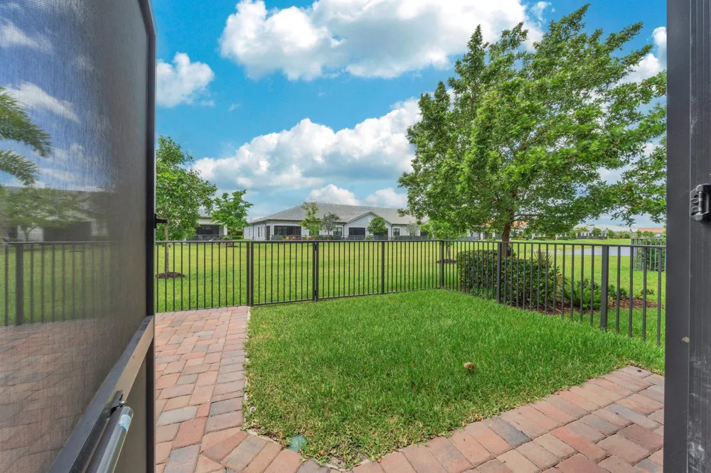 7524 Blue Spring Drive Parkland, FL 33067